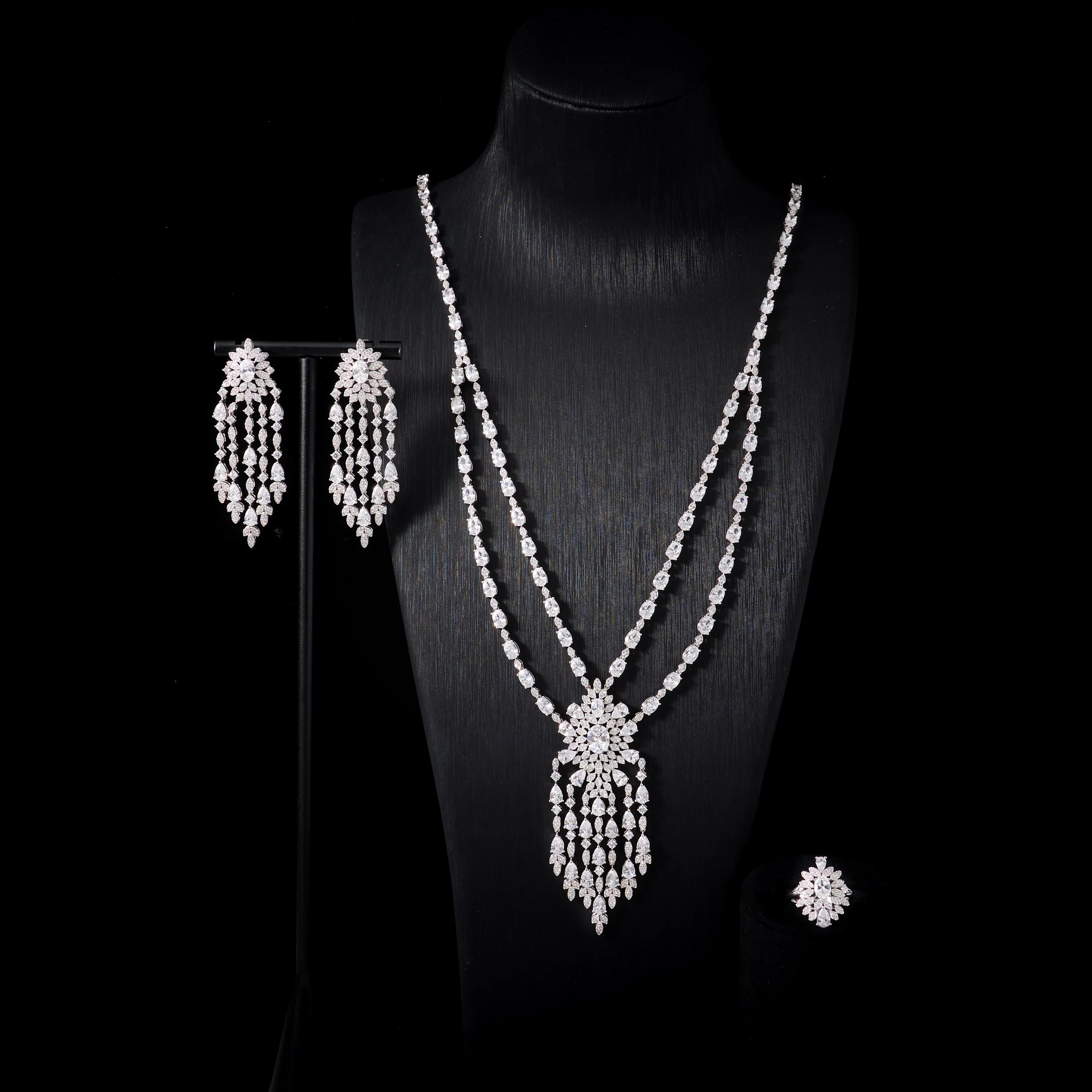 The Empress Diamond-Fire Gala Suite | Prestige Evening Collection