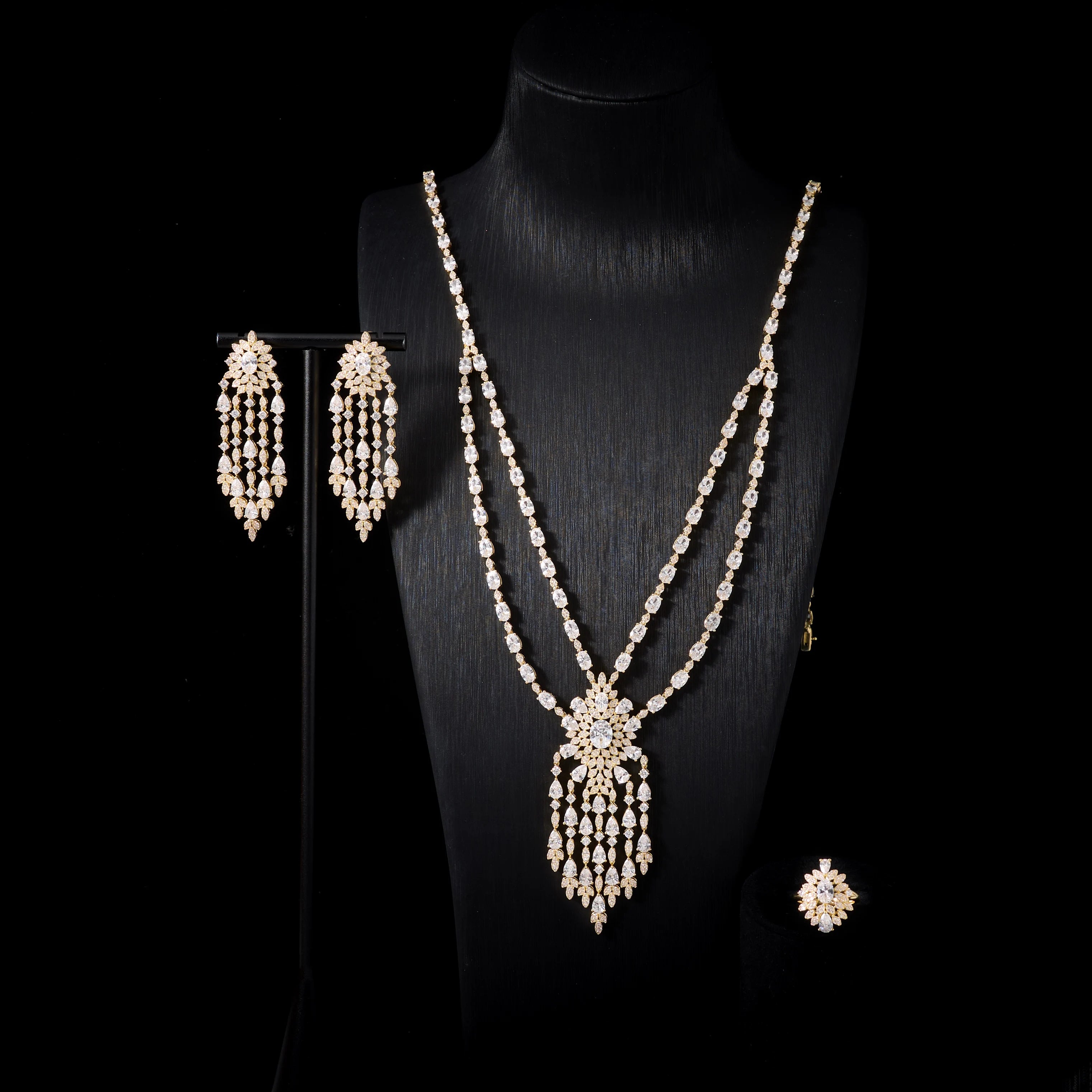 The Empress Diamond-Fire Gala Suite | Prestige Evening Collection
